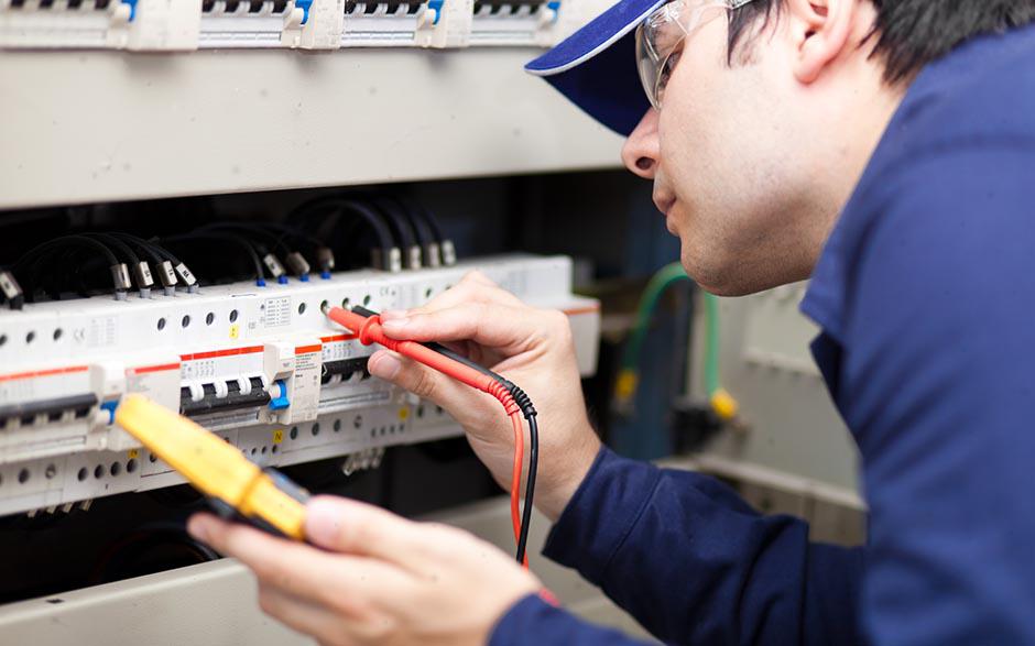 recherche travail électricien bâtiment Paris 4