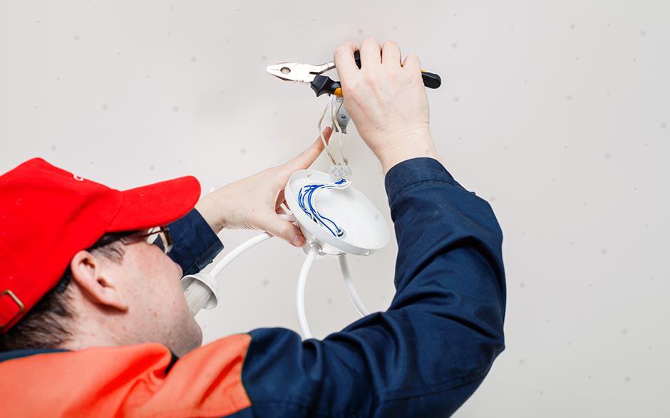 recherche travail électricien bâtiment Paris 4