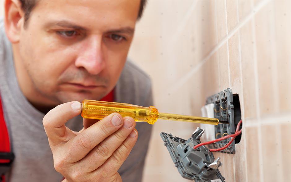 recherche travail électricien bâtiment Paris 4